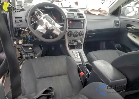 2013 Toyota Corolla Base z USA, uszkodzony, nr VIN 2T1BU4EE1DC106252